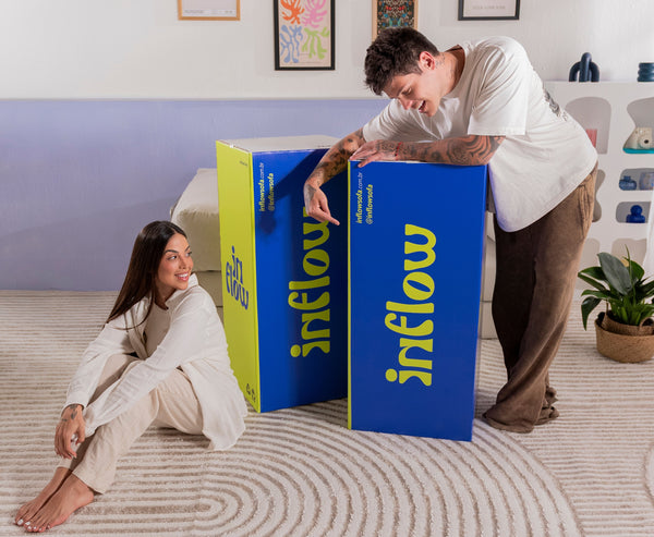Sofás que vêm na caixa: O futuro da praticidade e conforto (Graças à FlowTech®)