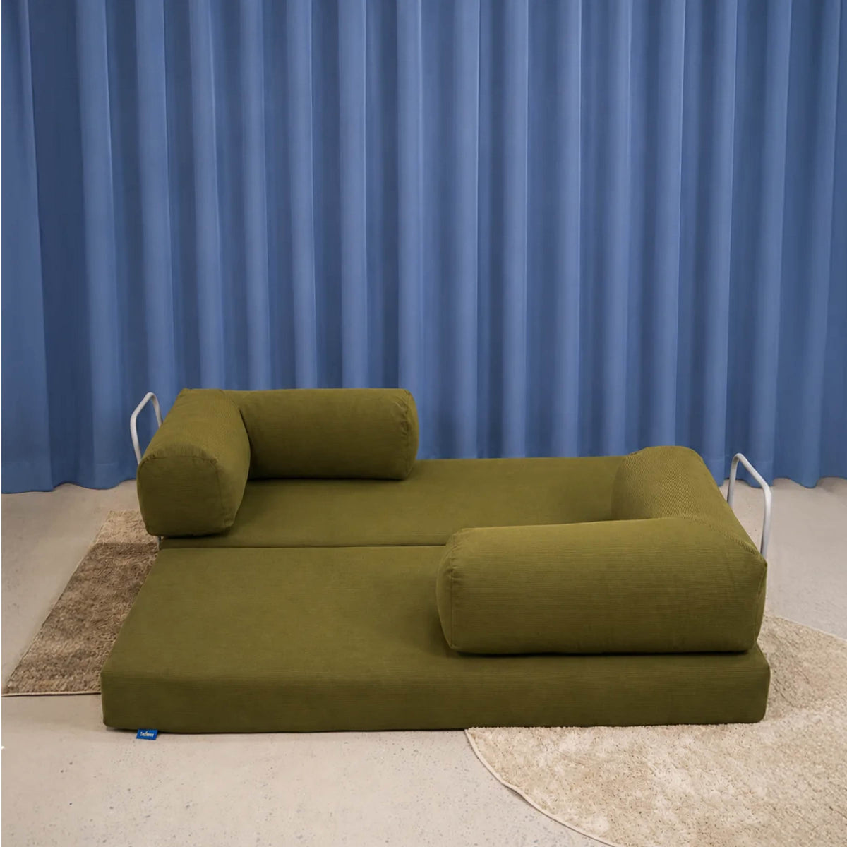 Sofá Cama Flowin com 1 Apoio de Pé em Cotele Verde Oliva