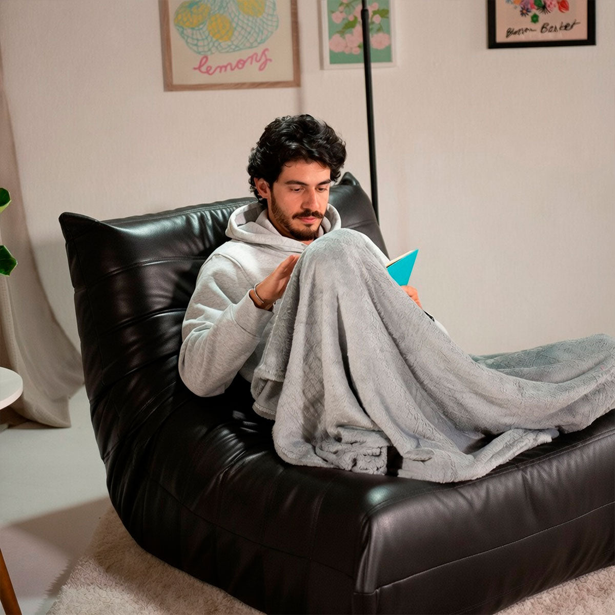 Poltrona Liv - Poli-Couro - Preto