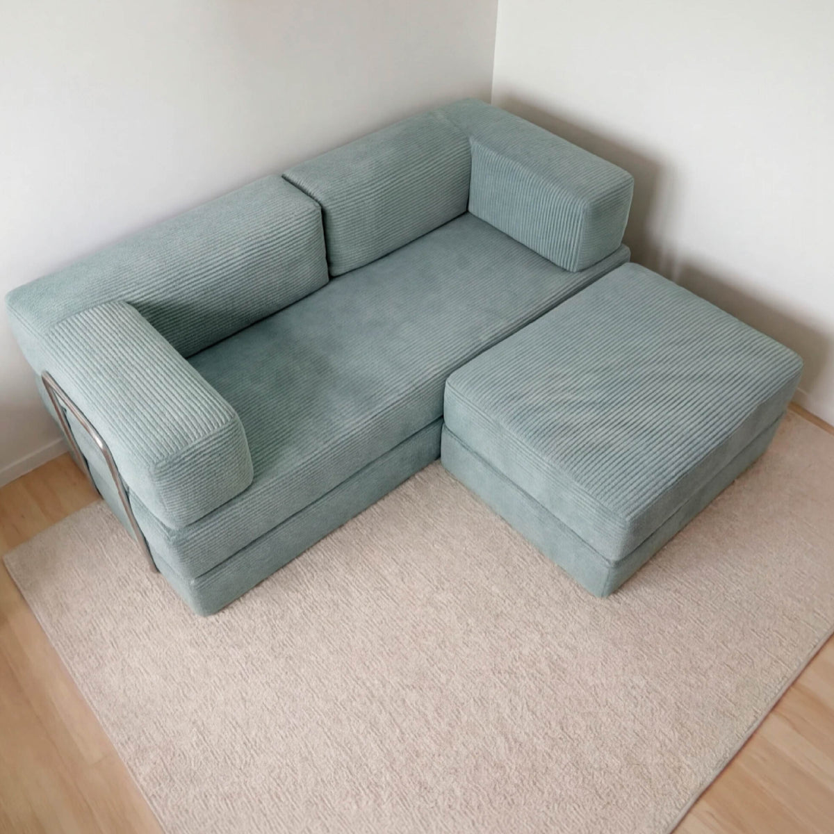 Sofá Cama Flowin com 1 Apoio de Pé em Cotele Azul Menta