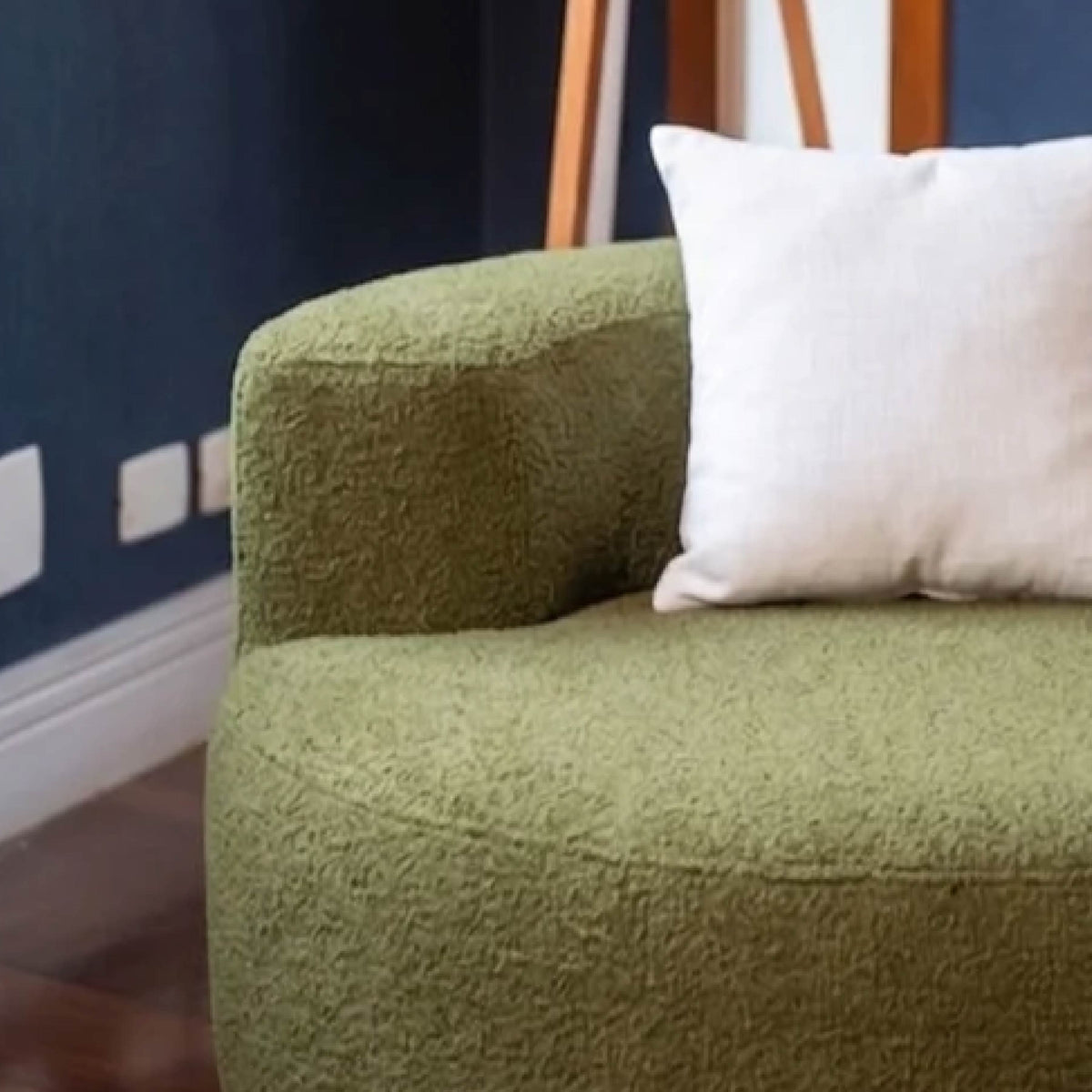 Poltrona Luna em Boucle Plus Green