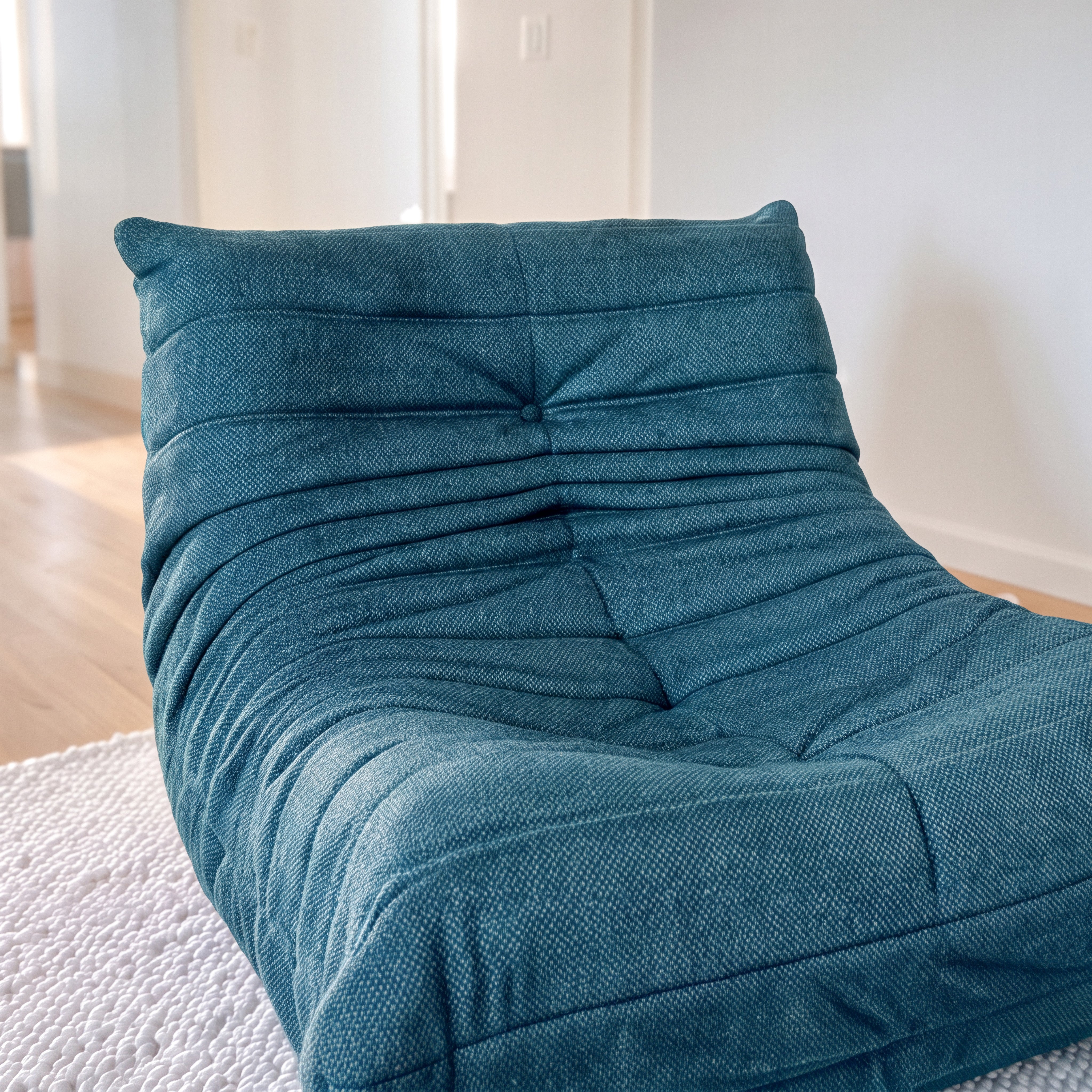 Poltrona Liv em Boucle Cloud Touch Ocean