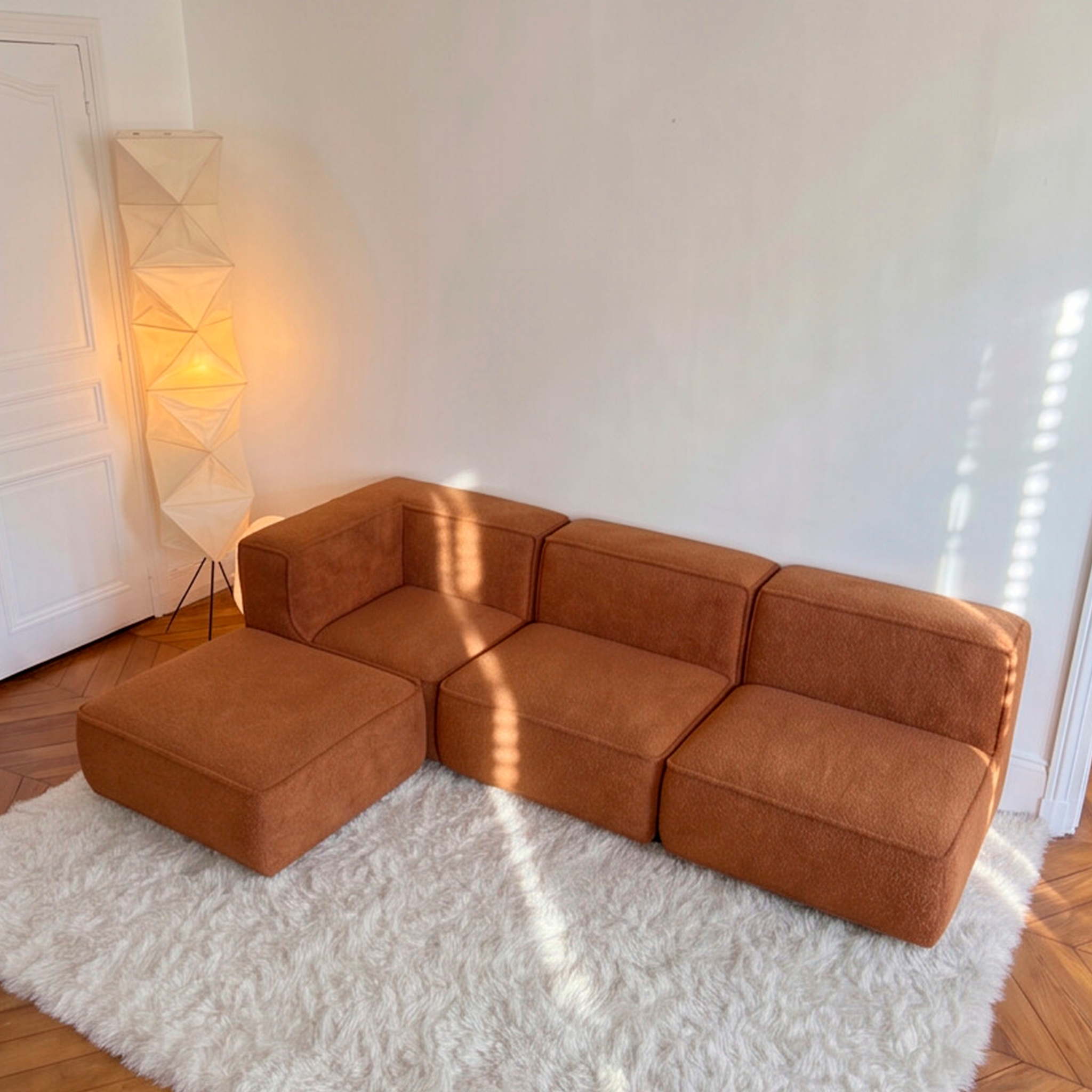 Sofá Modular Flow 3 Lugares 1 Canto com 1 Apoio de Pé em Boucle Plus Mostarda