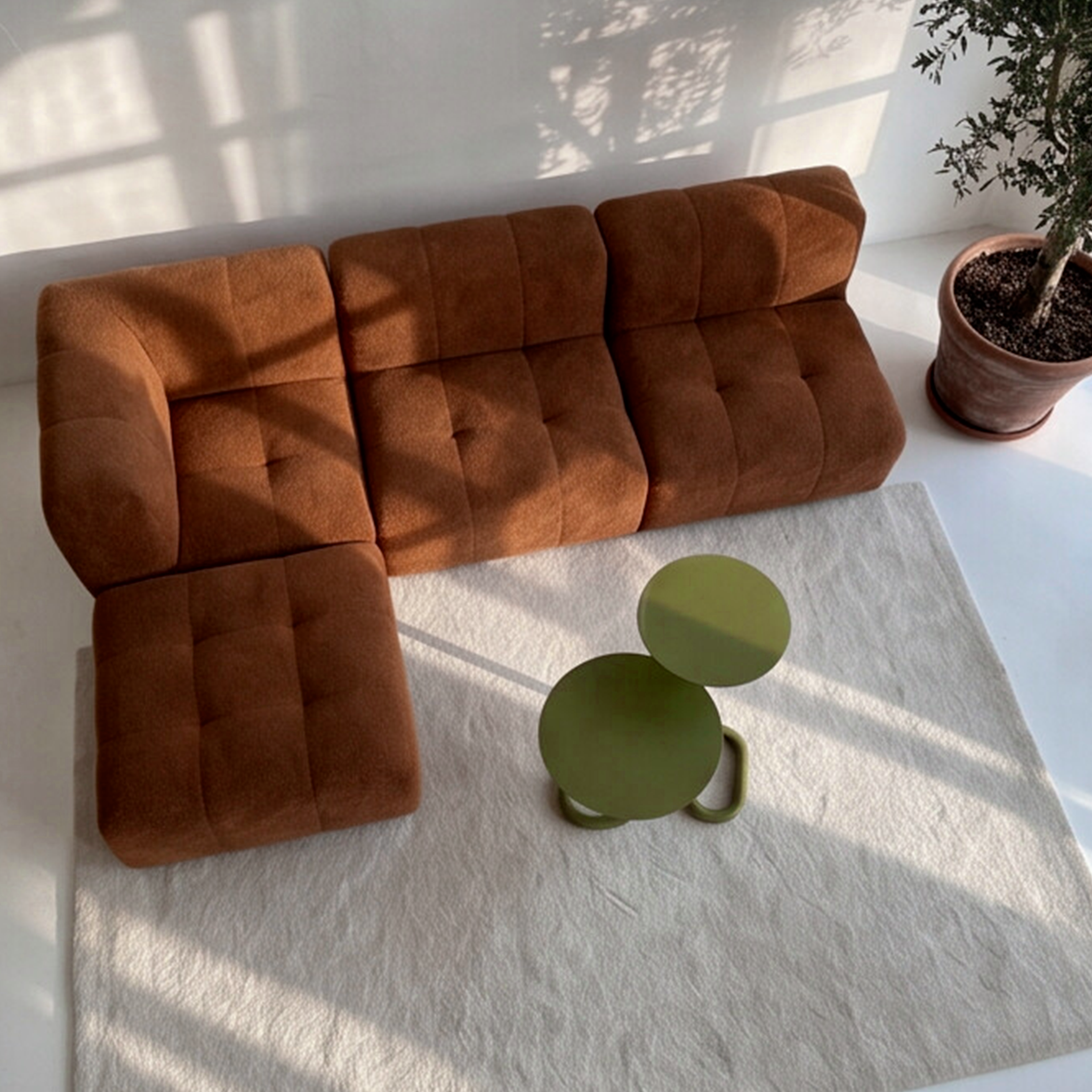 Sofá Modular 3 Lugares 1 Canto com 1 Apoio de Pé em Boucle Plus Mostarda