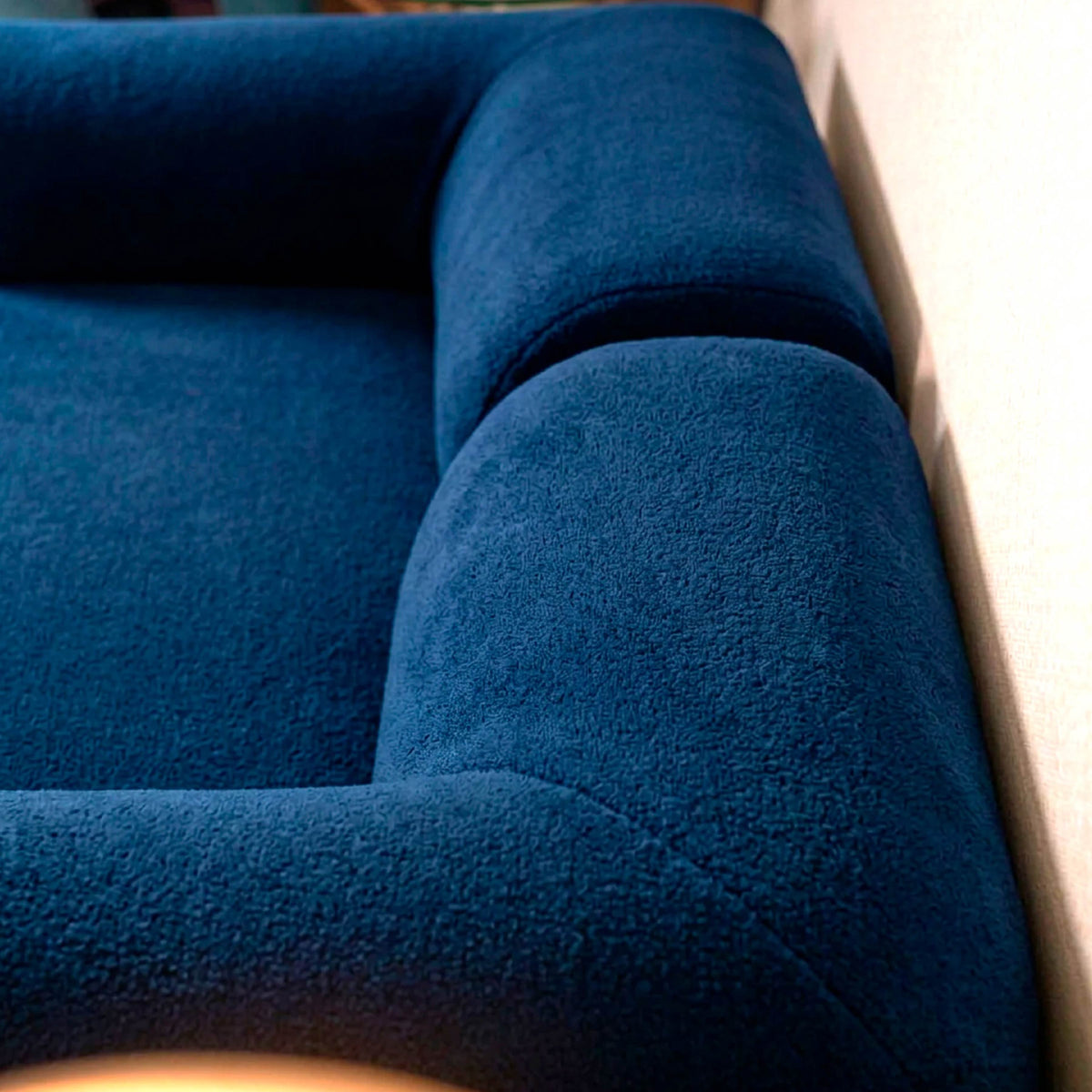 Sofá Cama Flowin com 1 Apoio de Pé em Boucle Azul Marinho