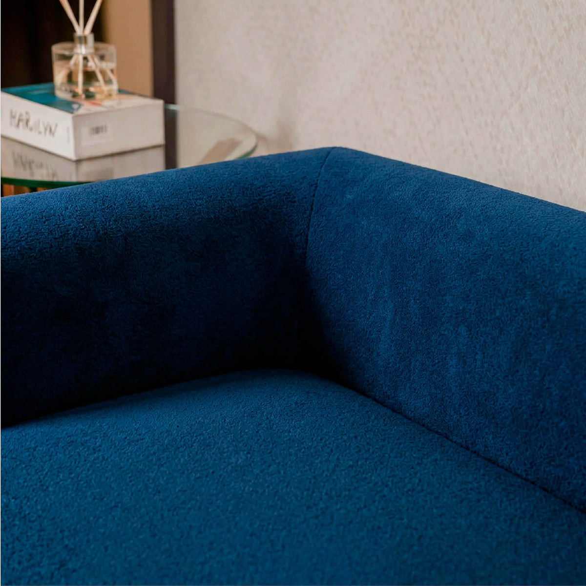 Sofá Cama Flowin com 1 Apoio de Pé em Boucle Azul Marinho