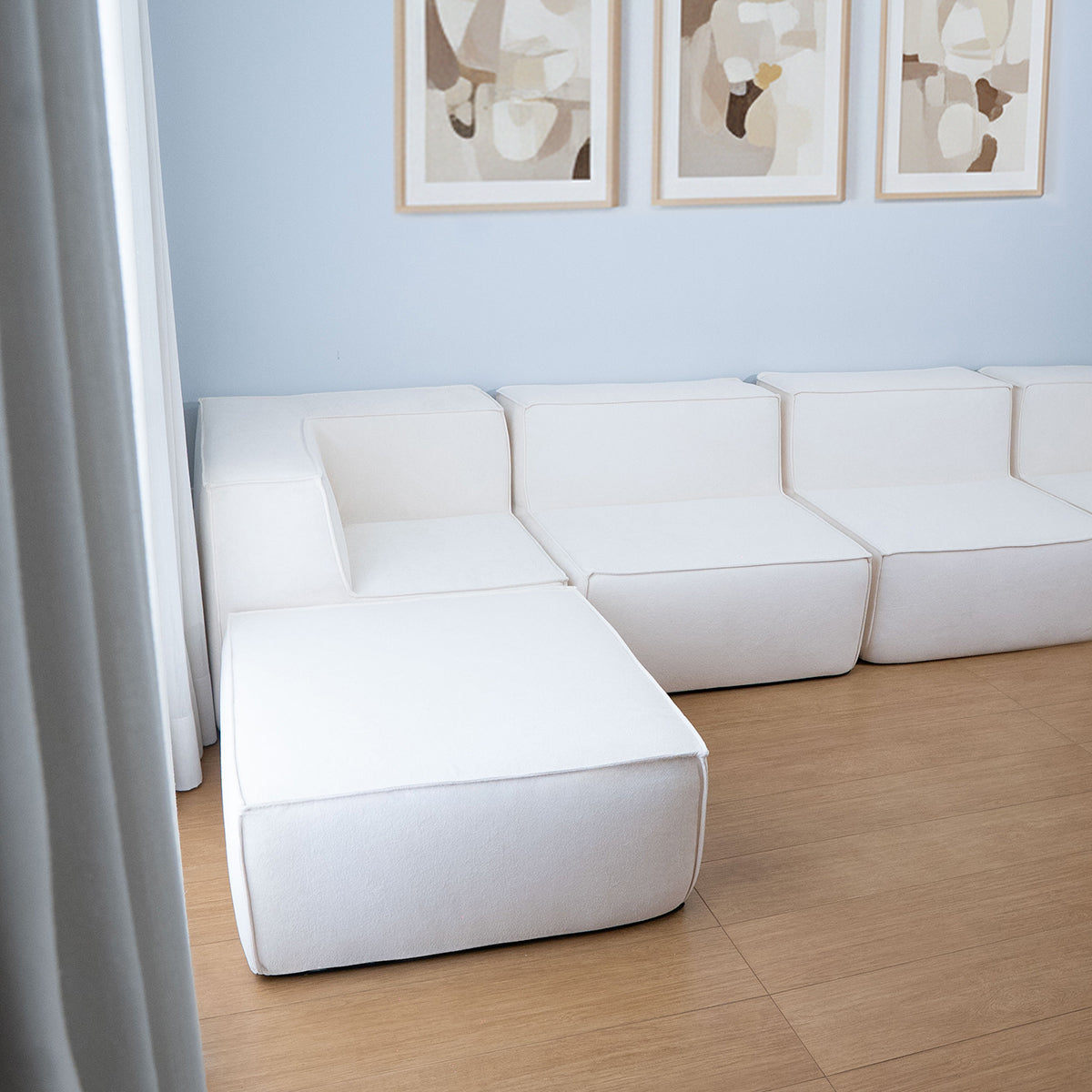 Sofá Modular Flow Boucle Bege - 4 Lugares - 1 Canto com Apoio de Pé