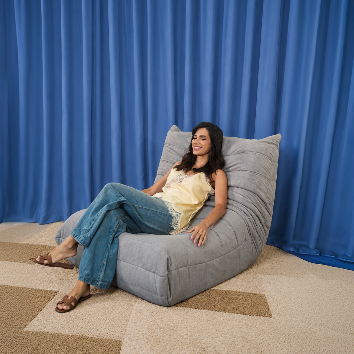 Poltrona Liv em Boucle Cinza