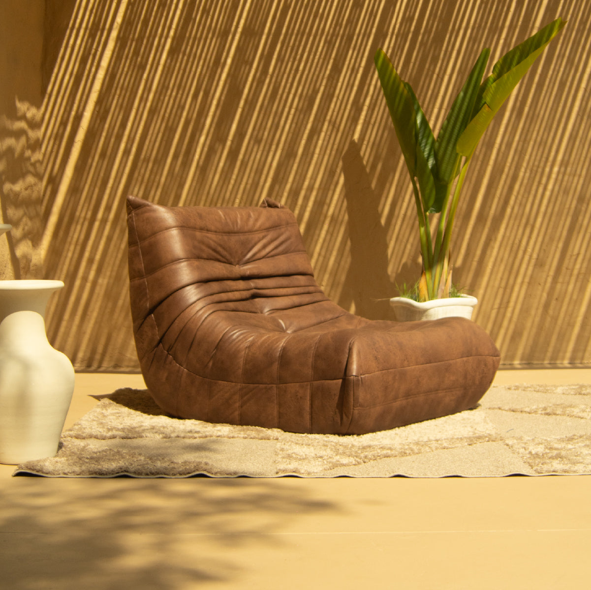 Poltrona Liv em Poli-Couro Coffee