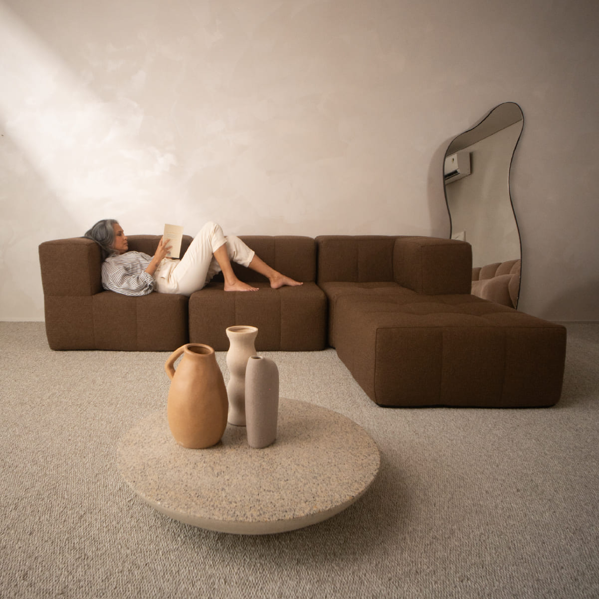 Sofá Modular 3 Lugares 2 Cantos com 1 Apoio de Pé em Boucle Plus Marrom